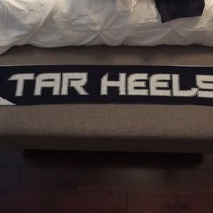 Reversible Carolina Tarheels Women’s Scarf